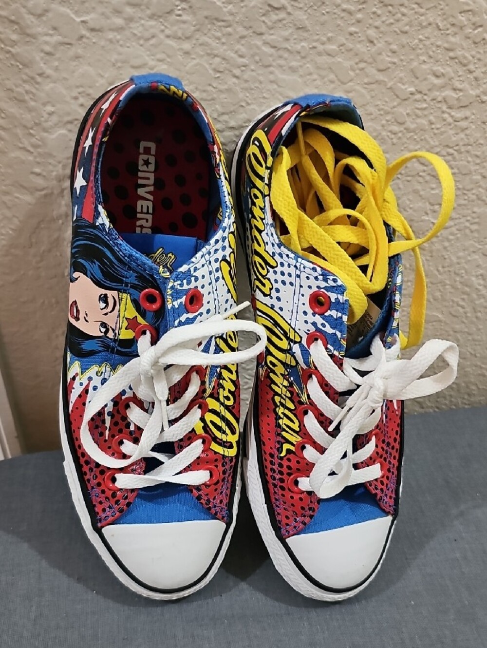 WONDER WOMAN CONVERSE Lace-Up Sneakers in Red, Blue & White Mens 7(Unisex) - Picture 10 of 11